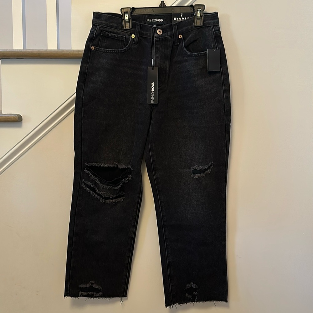 Fashion Nova NWT Night Drive Ripped Ankle Jeans women’s juniors size 7
